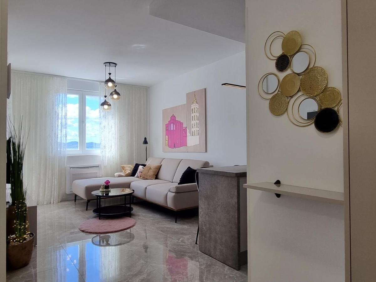 Apartment "50 Shades" With Balcony And Free Parking In The Garage Zadar Exterior foto