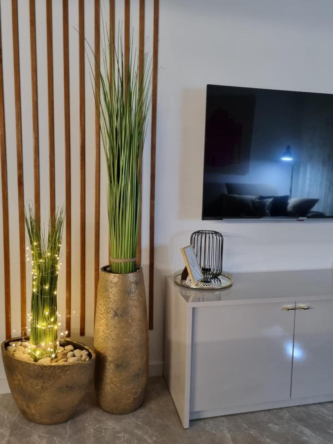 Apartment "50 Shades" With Balcony And Free Parking In The Garage Zadar Exterior foto