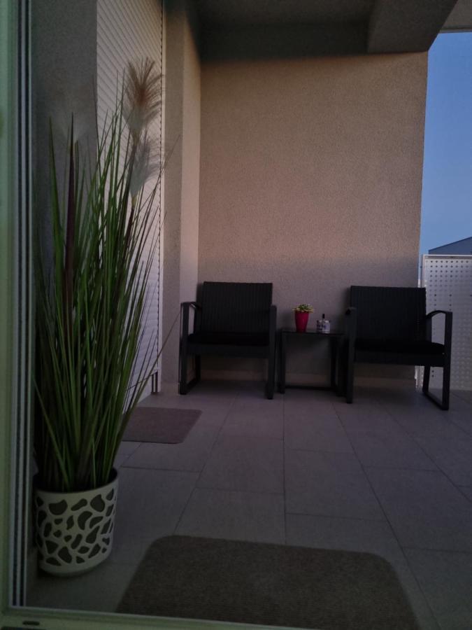Apartment "50 Shades" With Balcony And Free Parking In The Garage Zadar Exterior foto