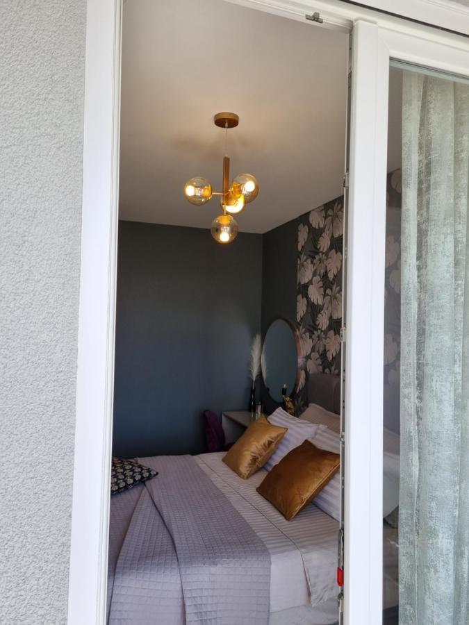 Apartment "50 Shades" With Balcony And Free Parking In The Garage Zadar Exterior foto